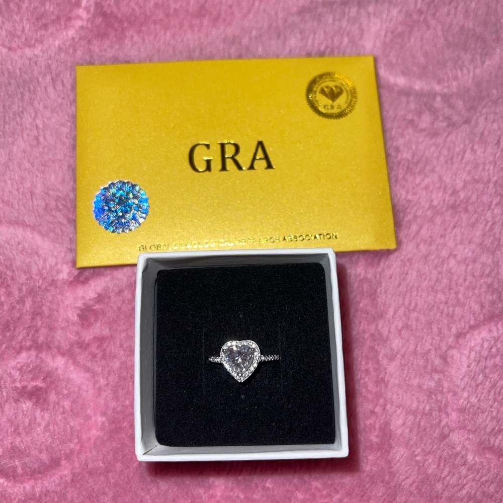 Moissanite Silver Heart Solitaire Ring Size 7 - image 4